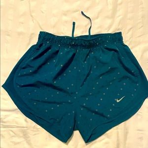 Nike shorts size S